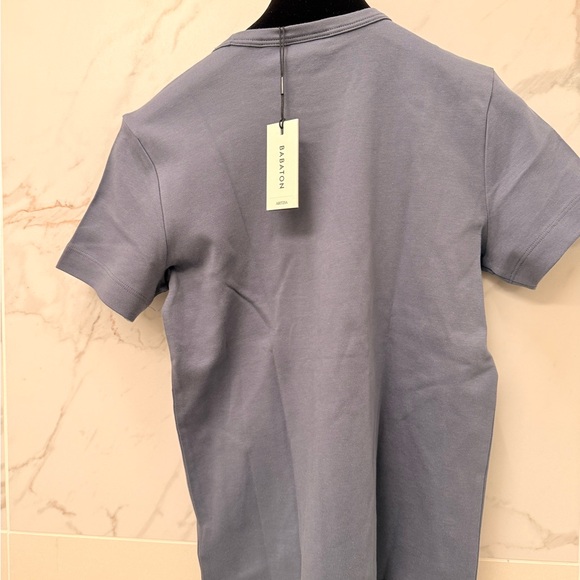 NWT Babaton Aritzia Light Blue Short Sleeve Tee - Picture 3 of 3